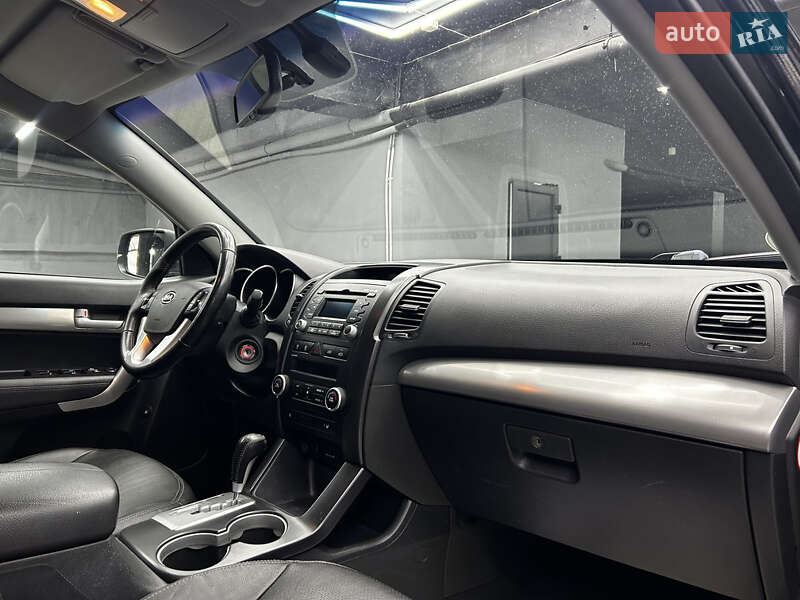 Внедорожник / Кроссовер Kia Sorento 2010 в Черновцах