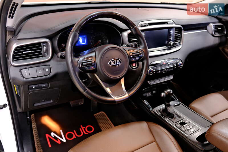 Внедорожник / Кроссовер Kia Sorento 2016 в Одессе