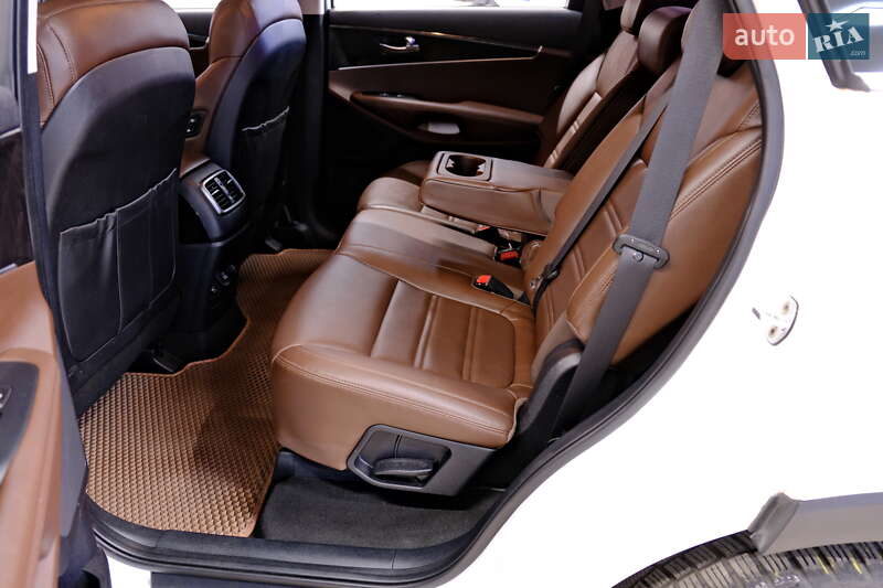 Внедорожник / Кроссовер Kia Sorento 2016 в Одессе