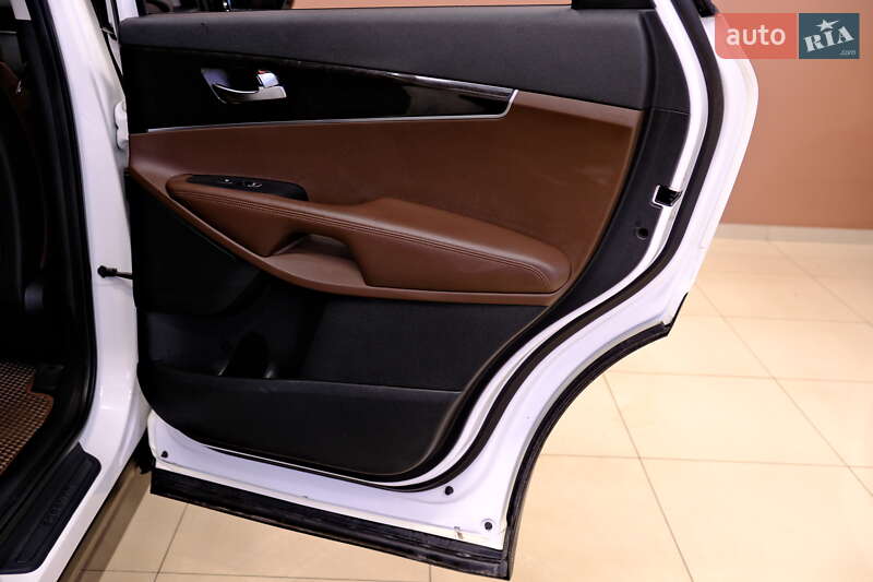 Внедорожник / Кроссовер Kia Sorento 2016 в Одессе