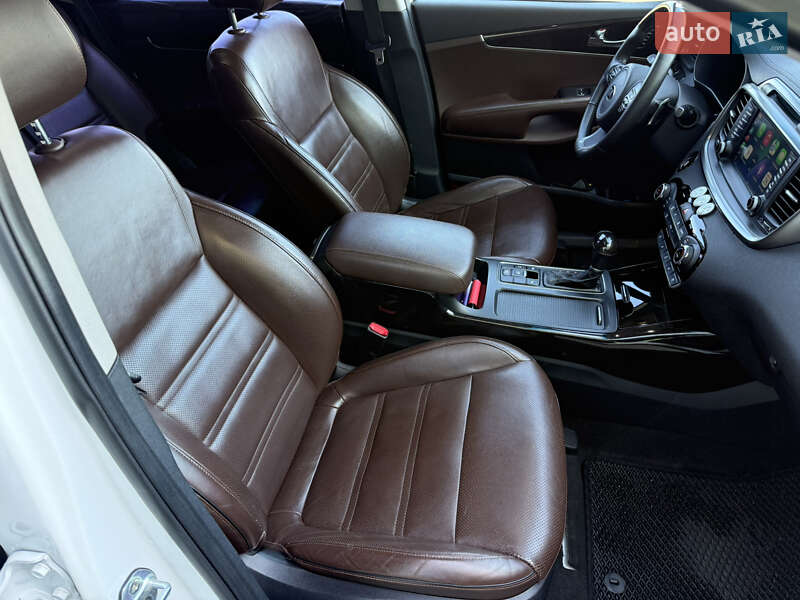 Внедорожник / Кроссовер Kia Sorento 2016 в Одессе