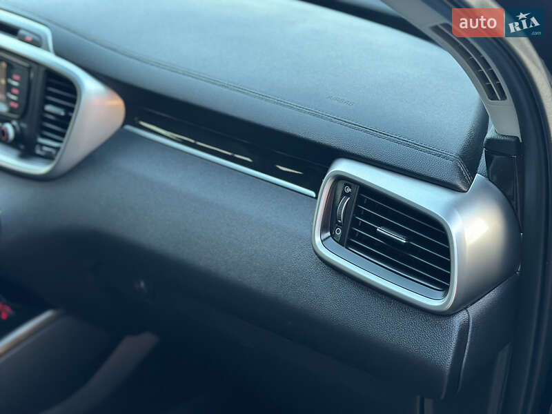 Внедорожник / Кроссовер Kia Sorento 2017 в Владимире