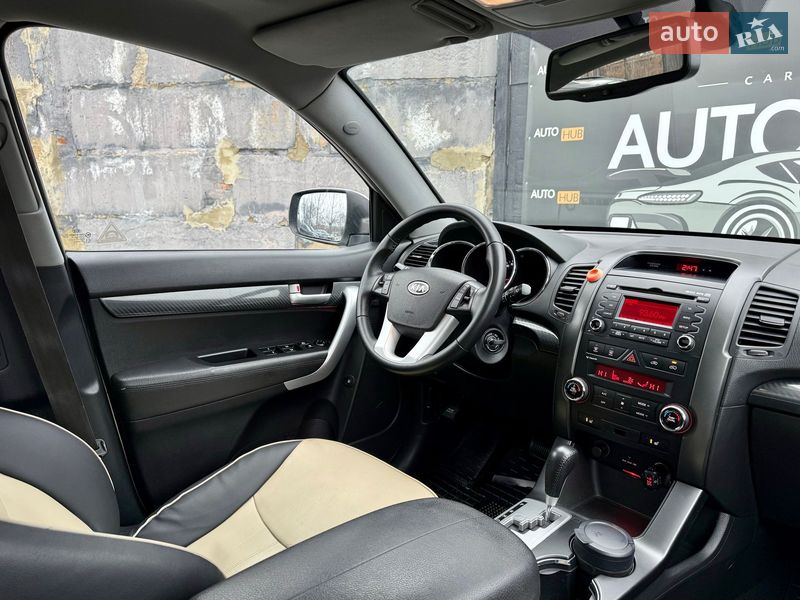 Внедорожник / Кроссовер Kia Sorento 2010 в Харькове