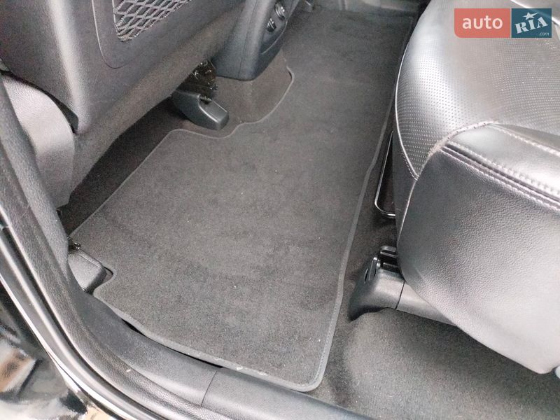 Внедорожник / Кроссовер Kia Sorento 2016 в Ровно