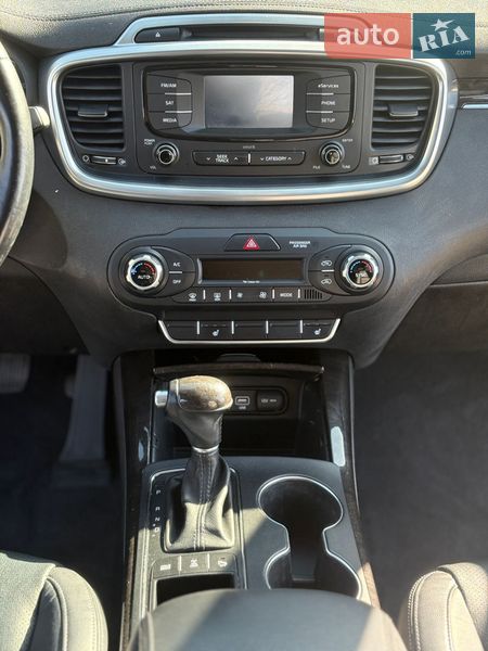 Позашляховик / Кросовер Kia Sorento 2015 в Володимирі