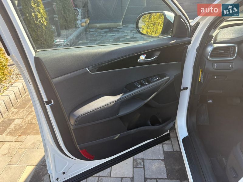 Позашляховик / Кросовер Kia Sorento 2015 в Володимирі