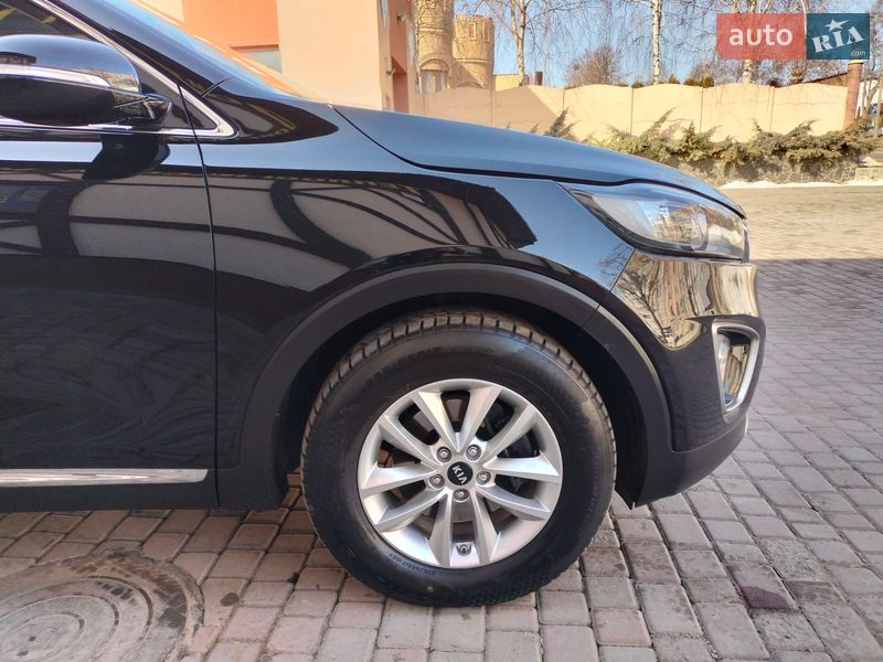 Внедорожник / Кроссовер Kia Sorento 2016 в Ровно