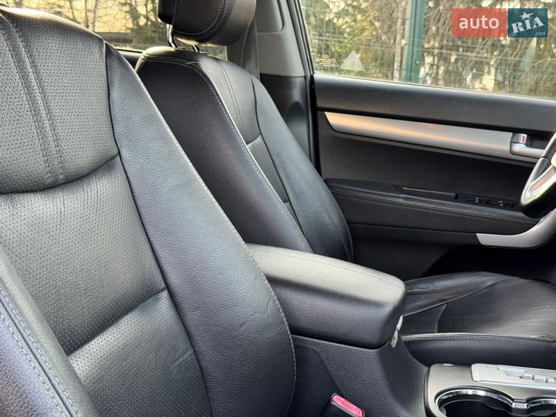 Внедорожник / Кроссовер Kia Sorento 2010 в Стрые