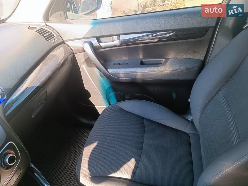 Внедорожник / Кроссовер Kia Sorento 2013 в Ахтырке