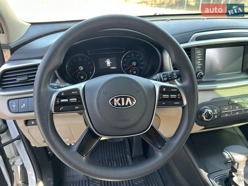 Внедорожник / Кроссовер Kia Sorento 2018 в Новояворовске
