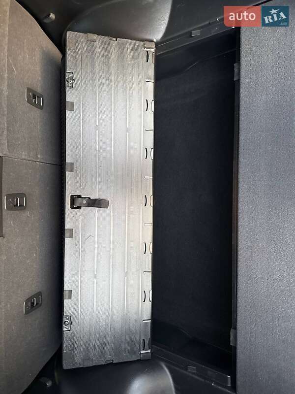 Внедорожник / Кроссовер Kia Sorento 2013 в Одессе фото 36 Внедорожник / Кроссовер Kia Sorento 2013 в Одессе