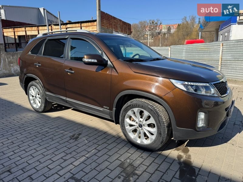Позашляховик / Кросовер Kia Sorento 2014 в Чернівцях