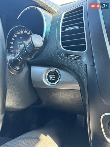 Позашляховик / Кросовер Kia Sorento 2014 в Чернівцях