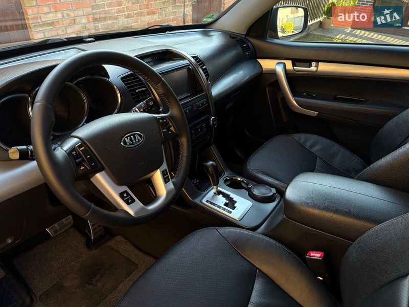 Позашляховик / Кросовер Kia Sorento 2011 в Рівному