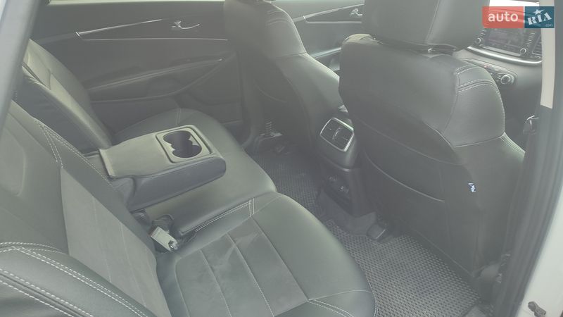 Внедорожник / Кроссовер Kia Sorento 2015 в Киеве