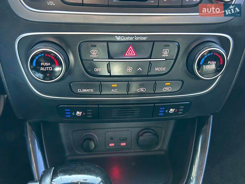 Позашляховик / Кросовер Kia Sorento 2013 в Одесі