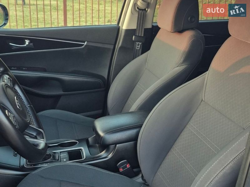 Позашляховик / Кросовер Kia Sorento 2016 в Луцьку