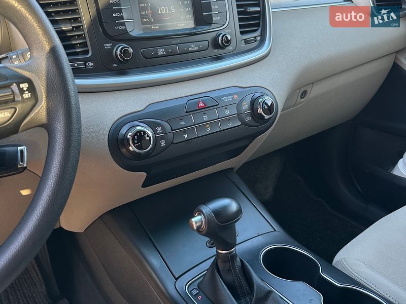 Позашляховик / Кросовер Kia Sorento 2017 в Києві