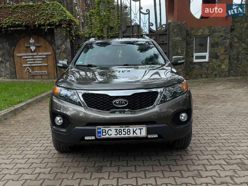 Позашляховик / Кросовер Kia Sorento 2010 в Новояворівську
