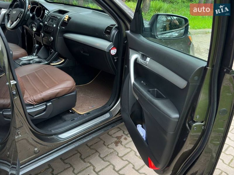 Позашляховик / Кросовер Kia Sorento 2010 в Новояворівську
