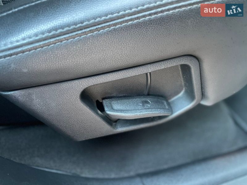 Позашляховик / Кросовер Kia Sorento 2015 в Стрию