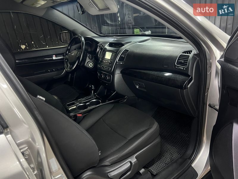 Позашляховик / Кросовер Kia Sorento 2013 в Одесі