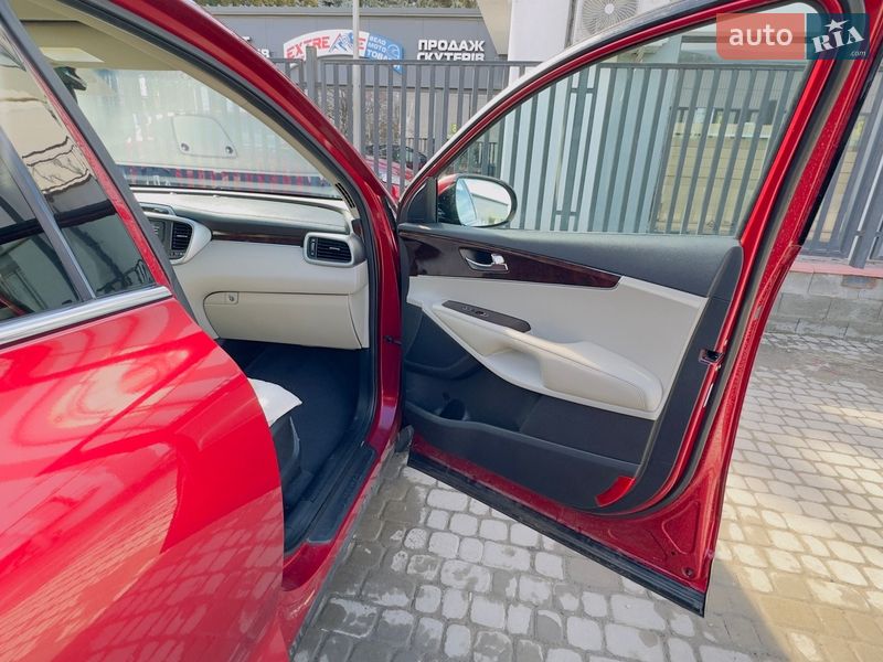 Внедорожник / Кроссовер Kia Sorento 2015 в Чорткове