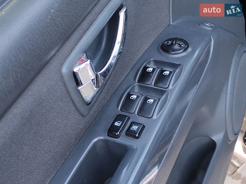 Внедорожник / Кроссовер Kia Sorento 2006 в Кагарлыке фото 5 Внедорожник / Кроссовер Kia Sorento 2006 в Кагарлыке