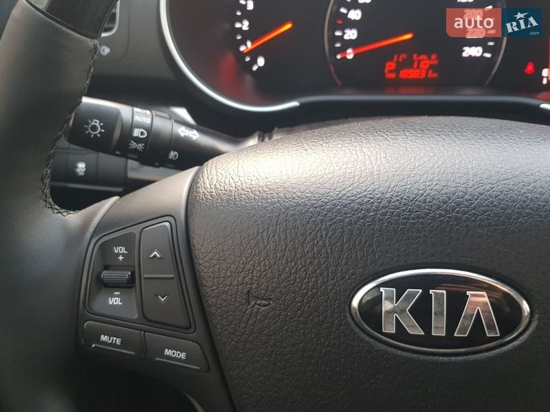 Позашляховик / Кросовер Kia Sorento 2013 в Кременчуці фото 13 Позашляховик / Кросовер Kia Sorento 2013 в Кременчуці