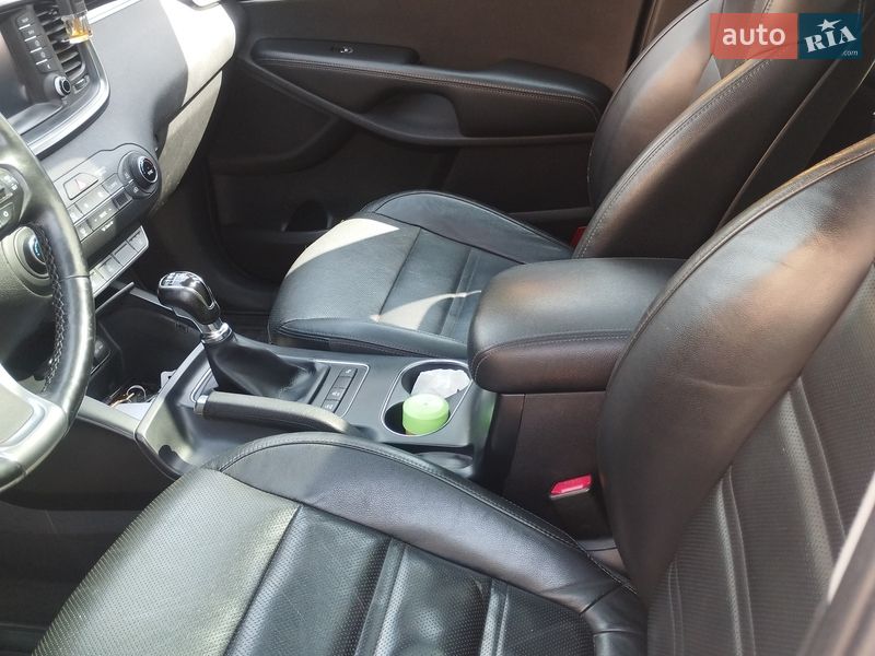 Позашляховик / Кросовер Kia Sorento 2016 в Калуші