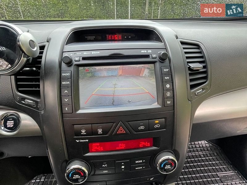 Внедорожник / Кроссовер Kia Sorento 2011 в Святопетровское