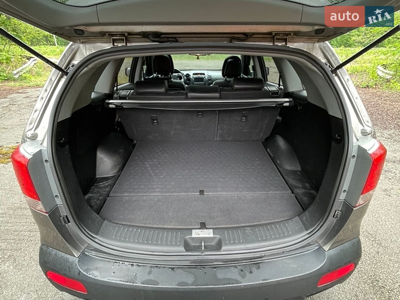 Внедорожник / Кроссовер Kia Sorento 2011 в Святопетровское