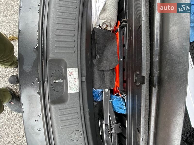 Внедорожник / Кроссовер Kia Sorento 2011 в Святопетровское