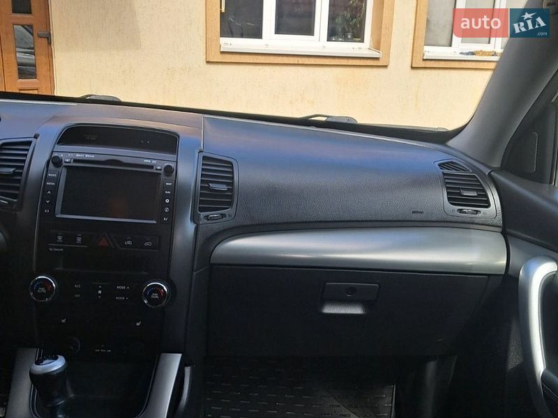 Внедорожник / Кроссовер Kia Sorento 2011 в Городке
