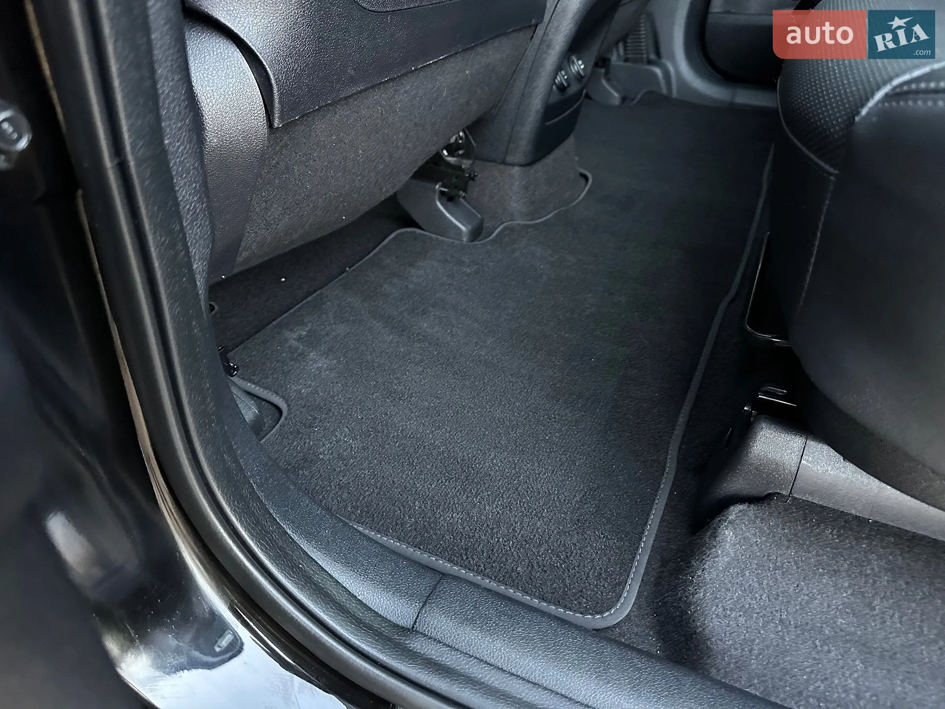 2017 Kia Sorento - мініатюра 180