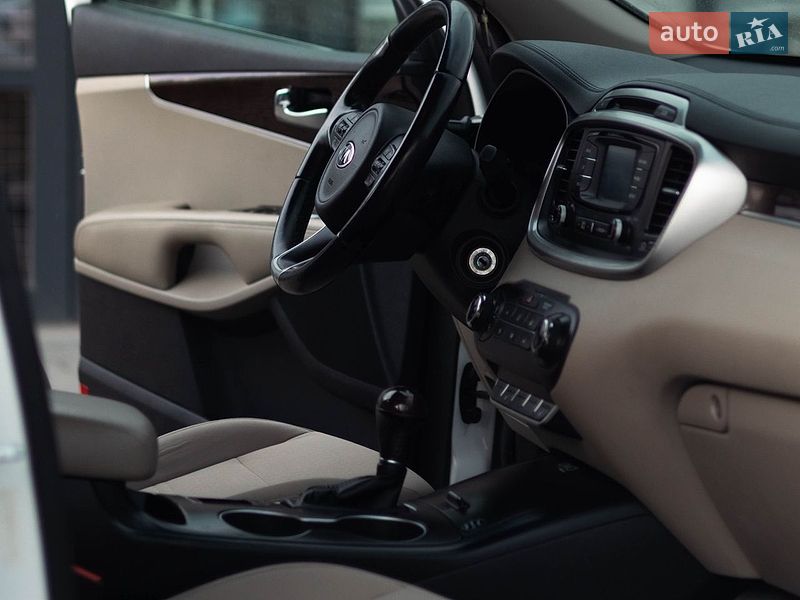 Внедорожник / Кроссовер Kia Sorento 2015 в Золочеве