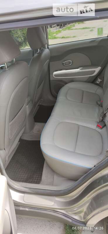 Позашляховик / Кросовер Kia Soul EV 2015 в Сумах фото 23 Позашляховик / Кросовер Kia Soul EV 2015 в Сумах