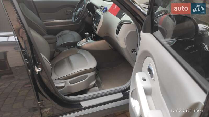 Внедорожник / Кроссовер Kia Soul EV 2015 в Самборе