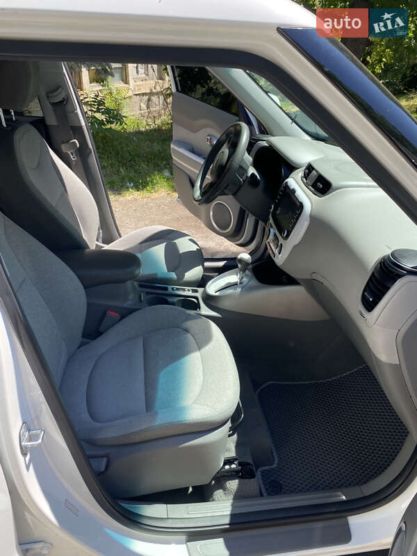 Позашляховик / Кросовер Kia Soul EV 2017 в Одесі фото 9 Позашляховик / Кросовер Kia Soul EV 2017 в Одесі
