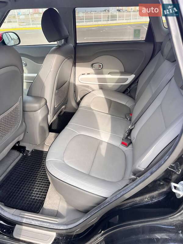 Внедорожник / Кроссовер Kia Soul EV 2015 в Одессе