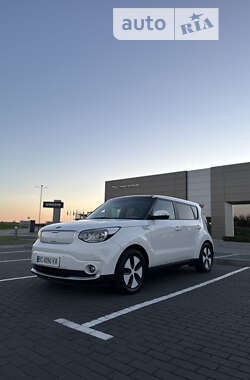 Внедорожник / Кроссовер Kia Soul EV 2016 в 