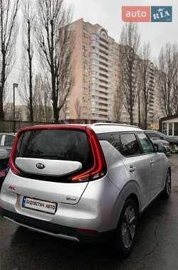 Внедорожник / Кроссовер Kia Soul EV 2020 в Киеве