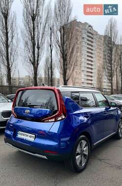 Внедорожник / Кроссовер Kia Soul EV 2020 в 