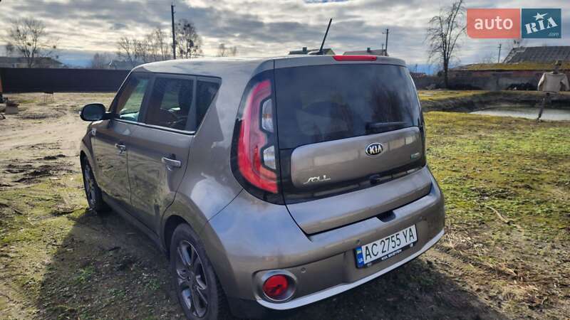 Внедорожник / Кроссовер Kia Soul EV 2015 в Камне-Каширском фото 13 Внедорожник / Кроссовер Kia Soul EV 2015 в Камне-Каширском