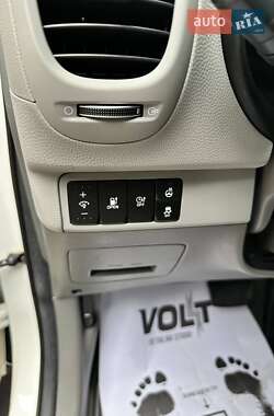 Внедорожник / Кроссовер Kia Soul EV 2017 в 