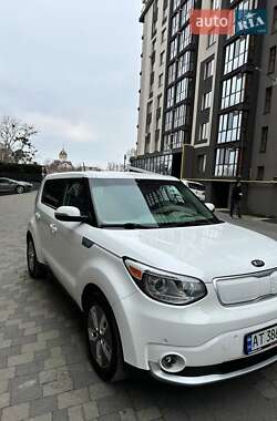 Внедорожник / Кроссовер Kia Soul EV 2017 в 