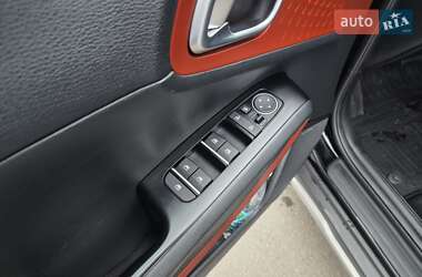 Внедорожник / Кроссовер Kia Soul EV 2019 в 