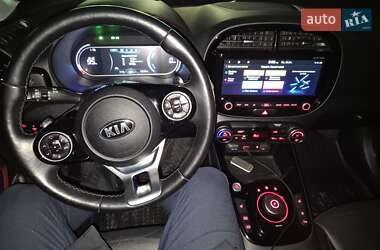 Внедорожник / Кроссовер Kia Soul EV 2019 в 