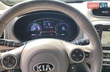Внедорожник / Кроссовер Kia Soul EV 2015 в 