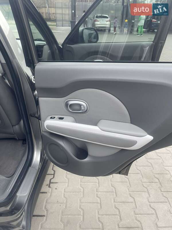 Внедорожник / Кроссовер Kia Soul EV 2014 в Киеве фото 16 Внедорожник / Кроссовер Kia Soul EV 2014 в Киеве